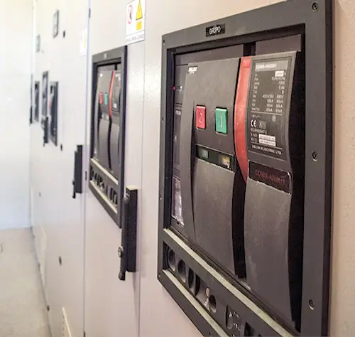 Tableros eléctricos y de transferencia Servas Energy